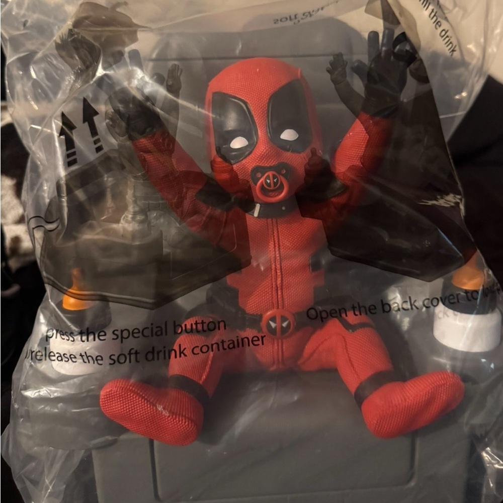 LIMITED EDITION- DeadPool Popcorn/Drink Bucket